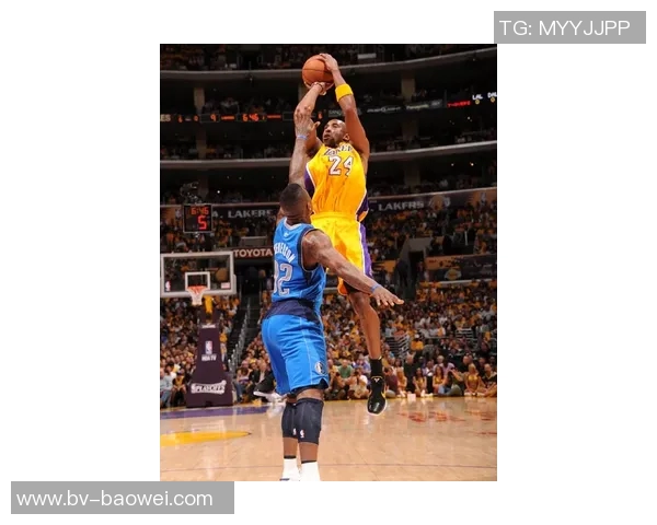 克莱上半场状态低迷仅得5分三分球命中率惨淡