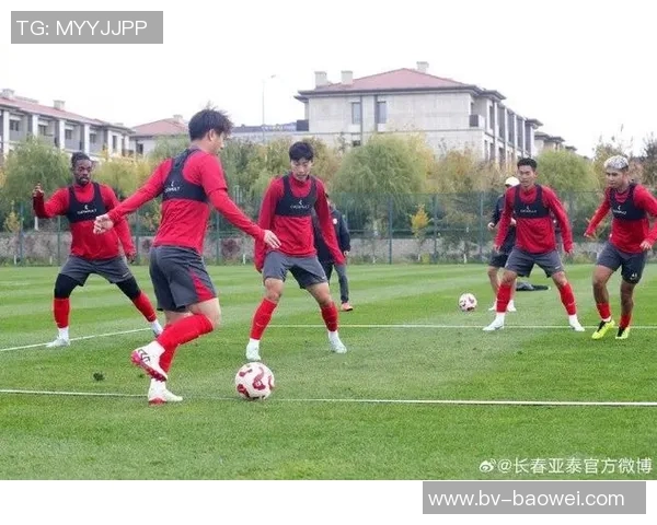 长春气温骤降却挡不住亚泰将士训练热情奋勇备战新赛季