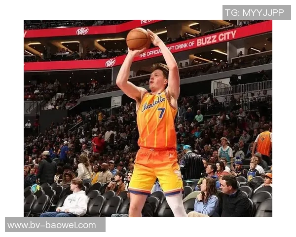 克尼佩尔表现出色14投9中三分命中率高达80助队取得胜利 克尼佩尔表现出色14投9中三分命中率高达80助队取得胜利